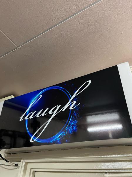 Laugh (ラフ)